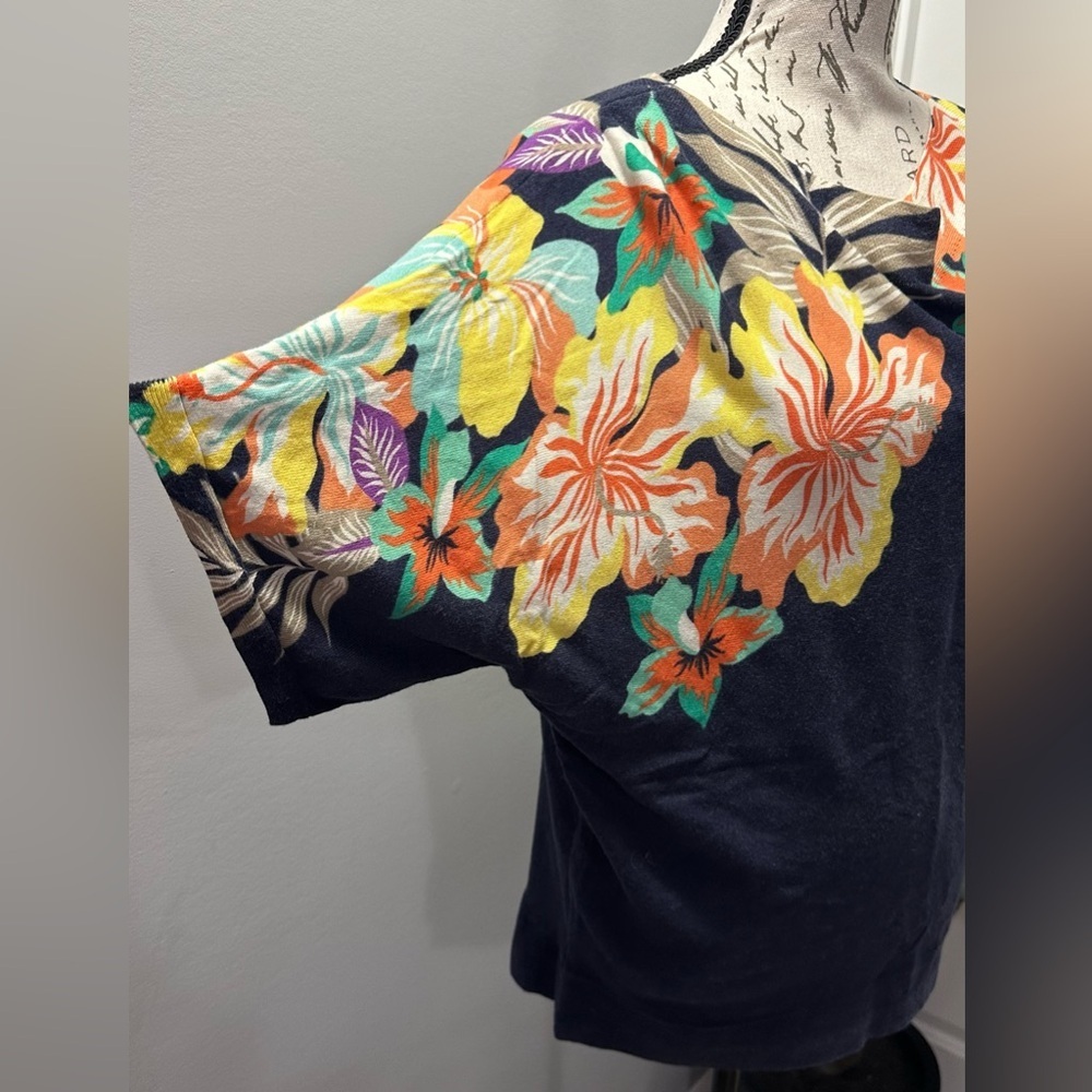 Talbots Floral Polo Shirt with White Collar💙🪷 - Picture 3 of 12